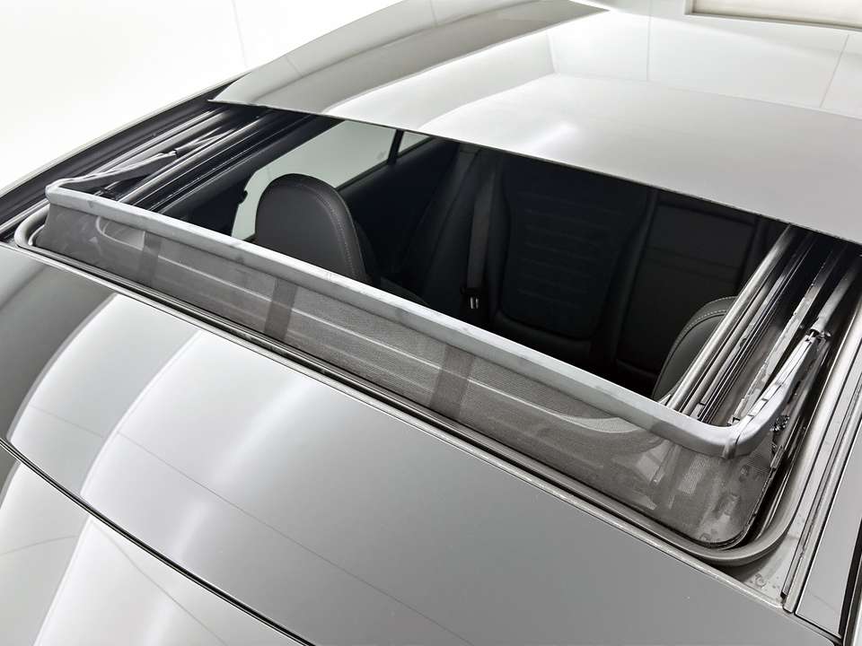 Mercedes-Benz C 300 - Imagem 13