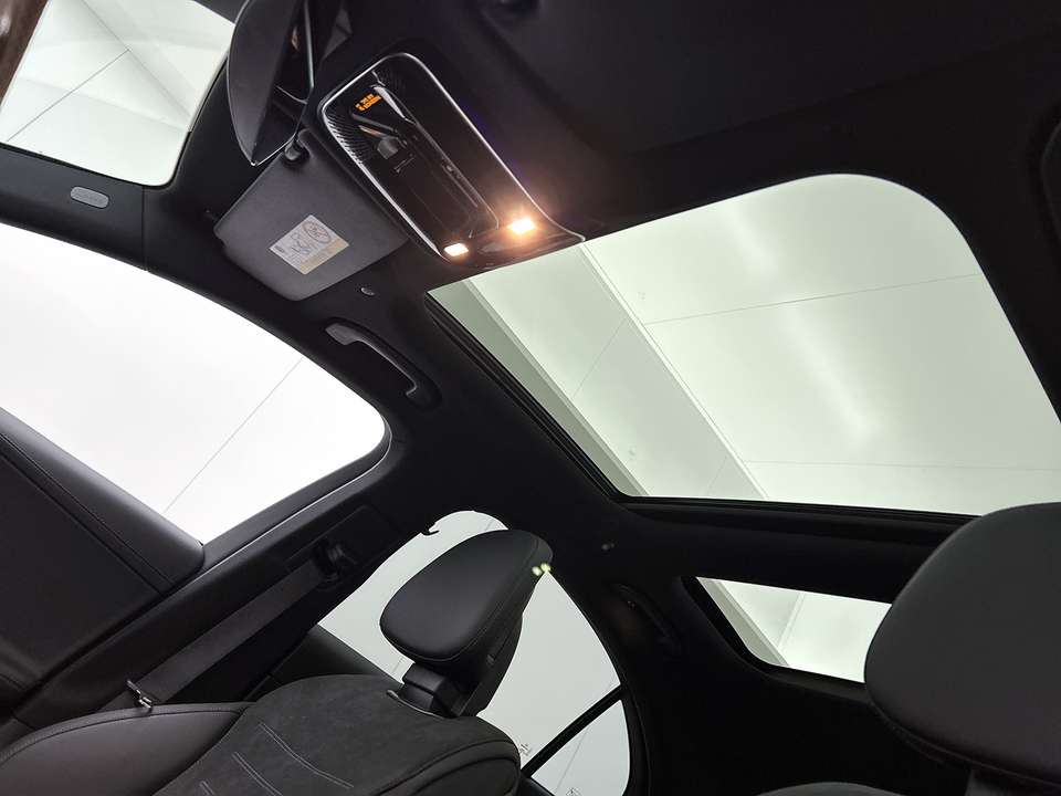 Mercedes-Benz C 300 - Imagem 12