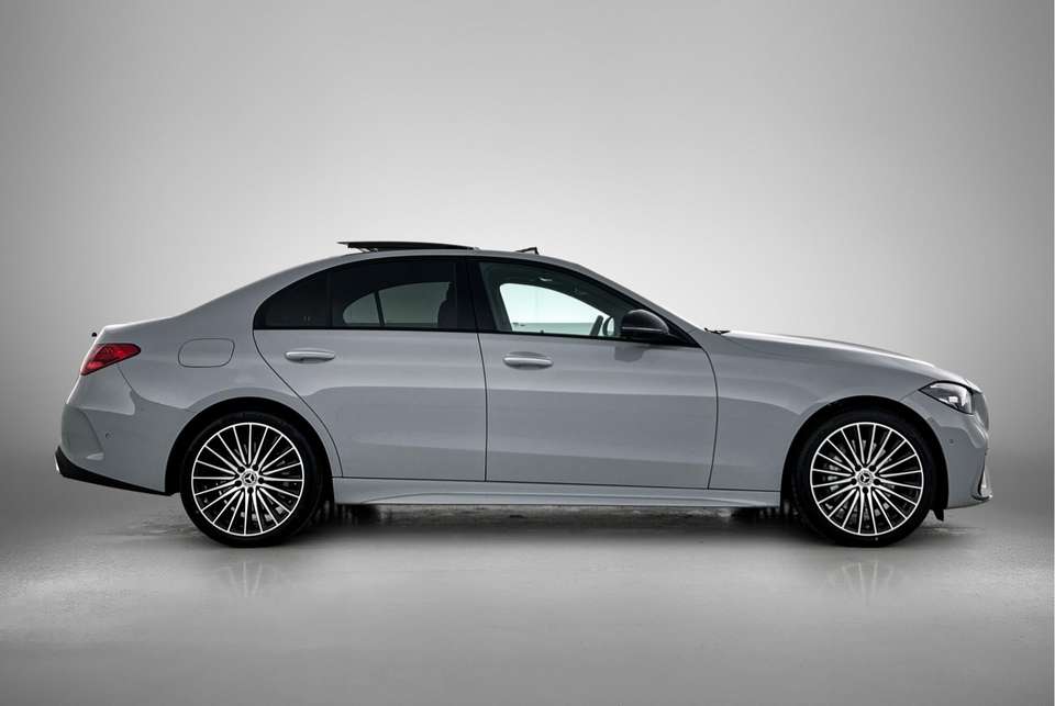 Mercedes-Benz C 300 - Imagem 13
