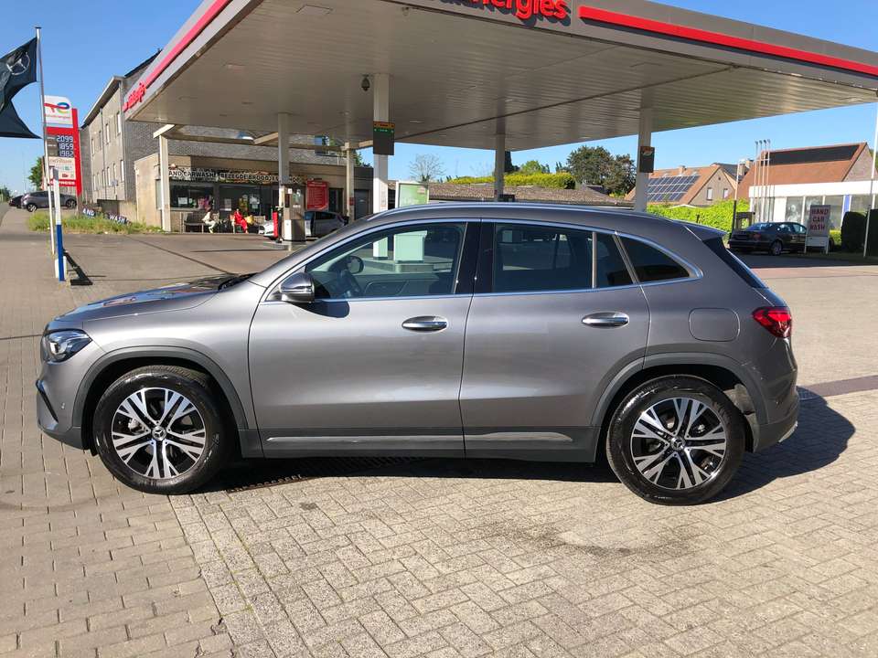 Mercedes-Benz GLA 180 - Imagem 2