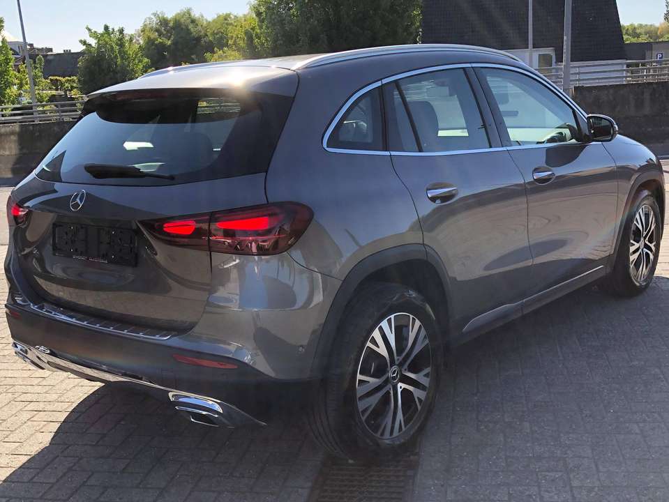 Mercedes-Benz GLA 180 - Imagem 4