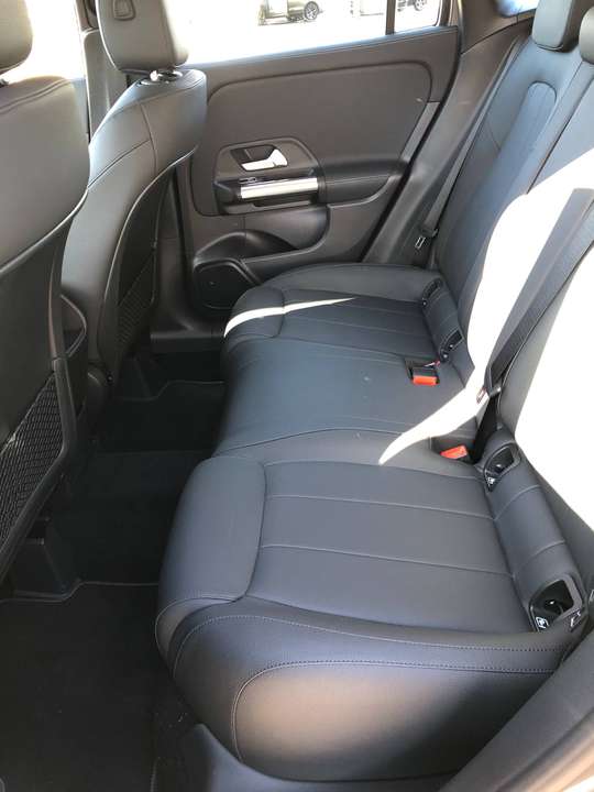 Mercedes-Benz GLA 180 - Imagem 6