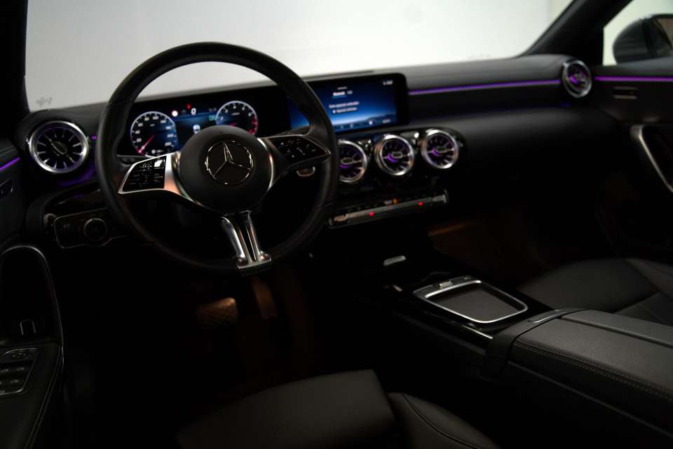 Mercedes-Benz CLA 180 - Imagem 9
