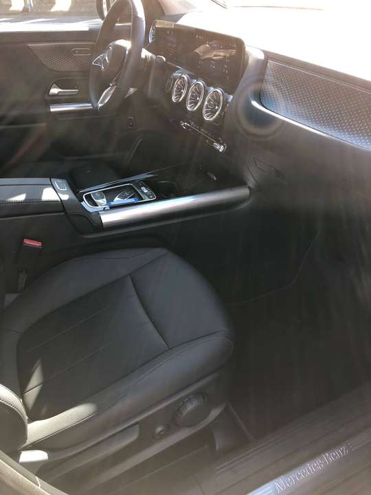 Mercedes-Benz GLA 180 - Imagem 10
