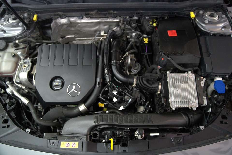 Mercedes-Benz CLA 180 - Imagem 12