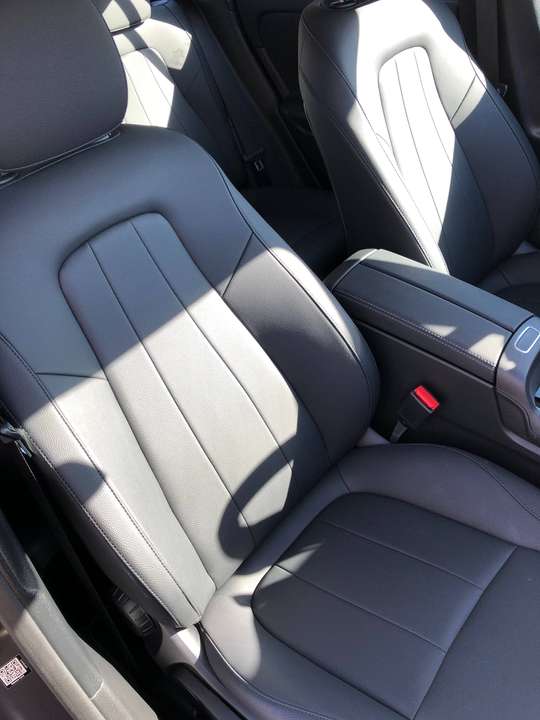 Mercedes-Benz GLA 180 - Imagem 11