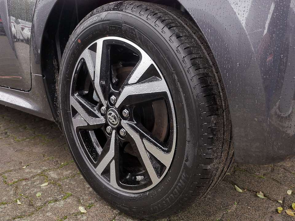Toyota Yaris - Imagem 12