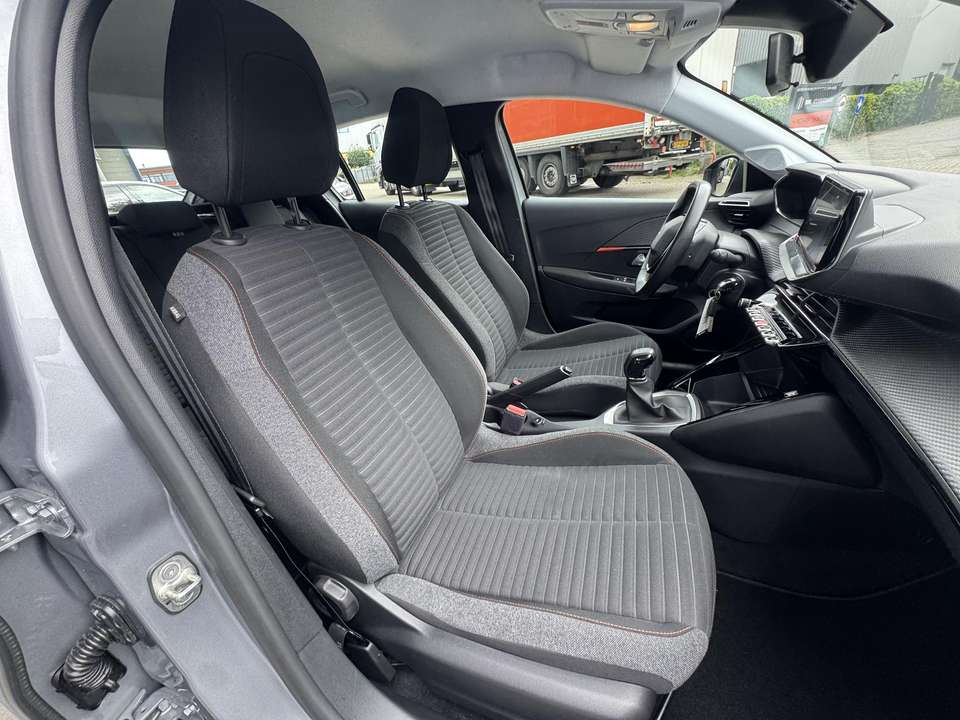 Peugeot 208 - Imagem 14