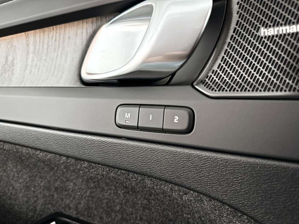 Volvo EX40 - Imagem 8