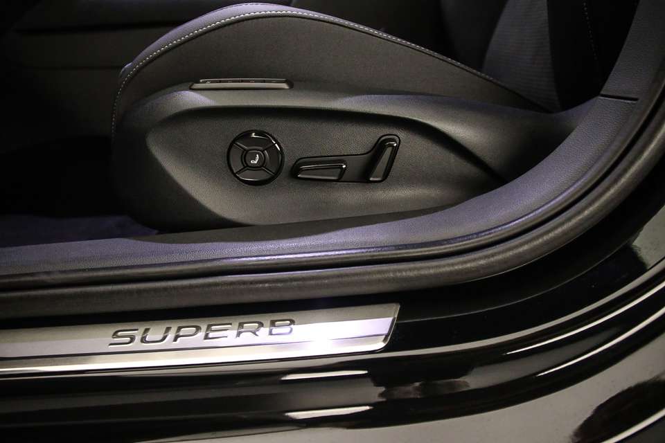 Skoda Superb - Imagem 12