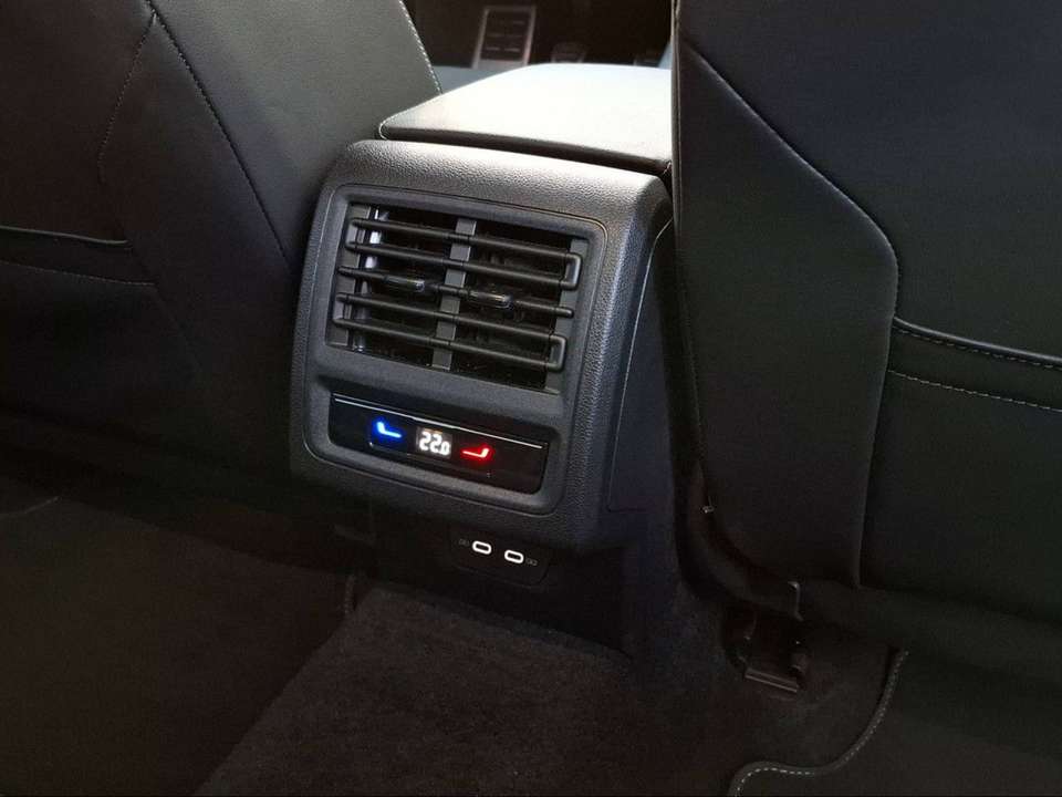 Volkswagen Golf Variant - Imagem 13