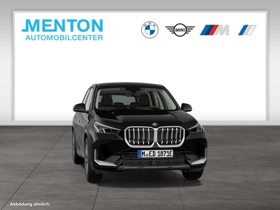 BMW iX1 - Imagem 12