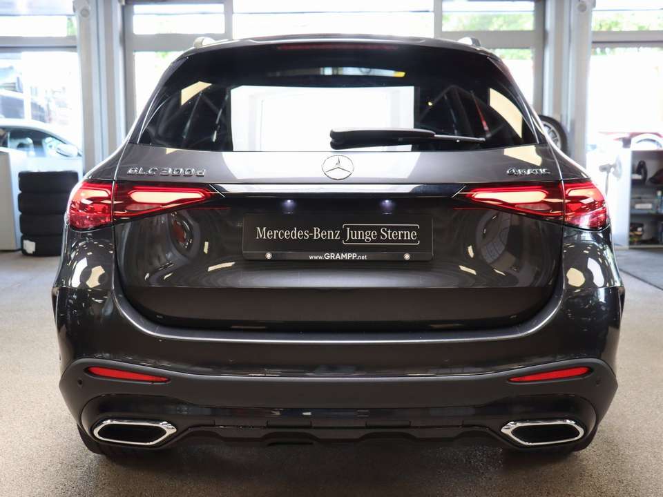 Mercedes-Benz GLC 300 - Imagem 6