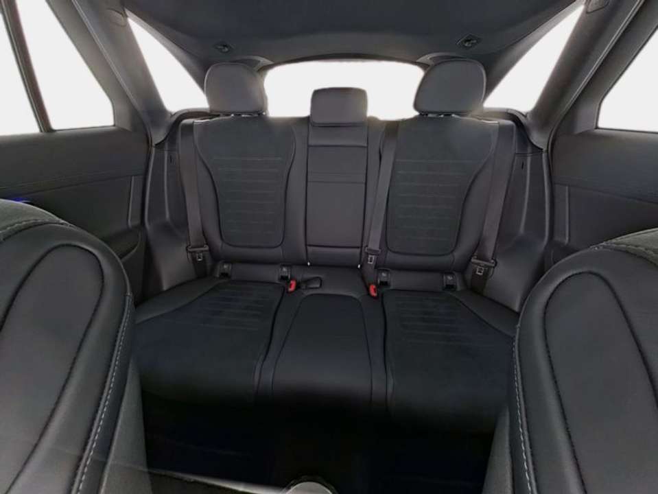 Mercedes-Benz GLC 300 - Imagem 8