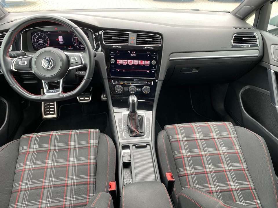 Volkswagen Golf - Imagem 2