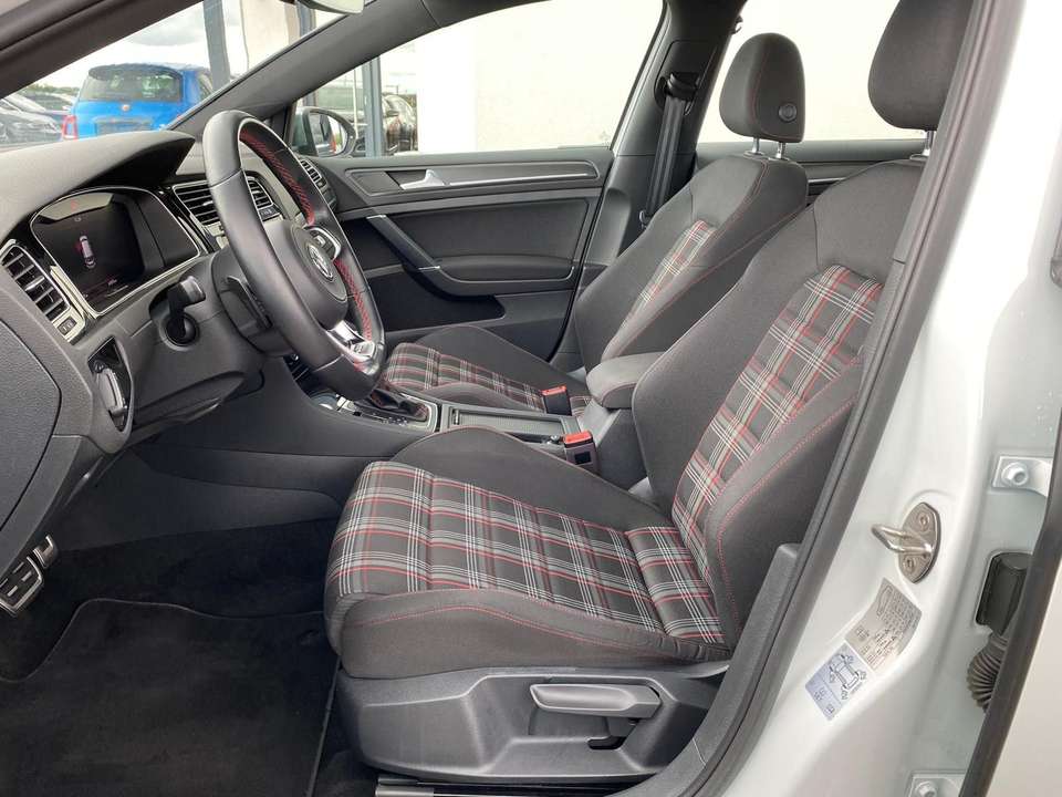 Volkswagen Golf - Imagem 12