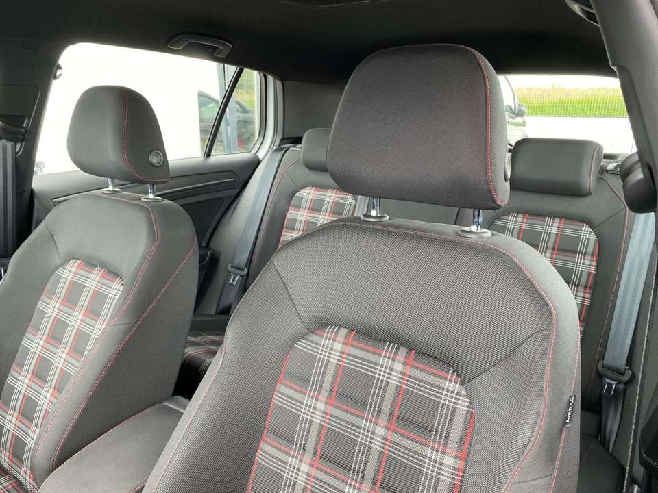 Volkswagen Golf - Imagem 13