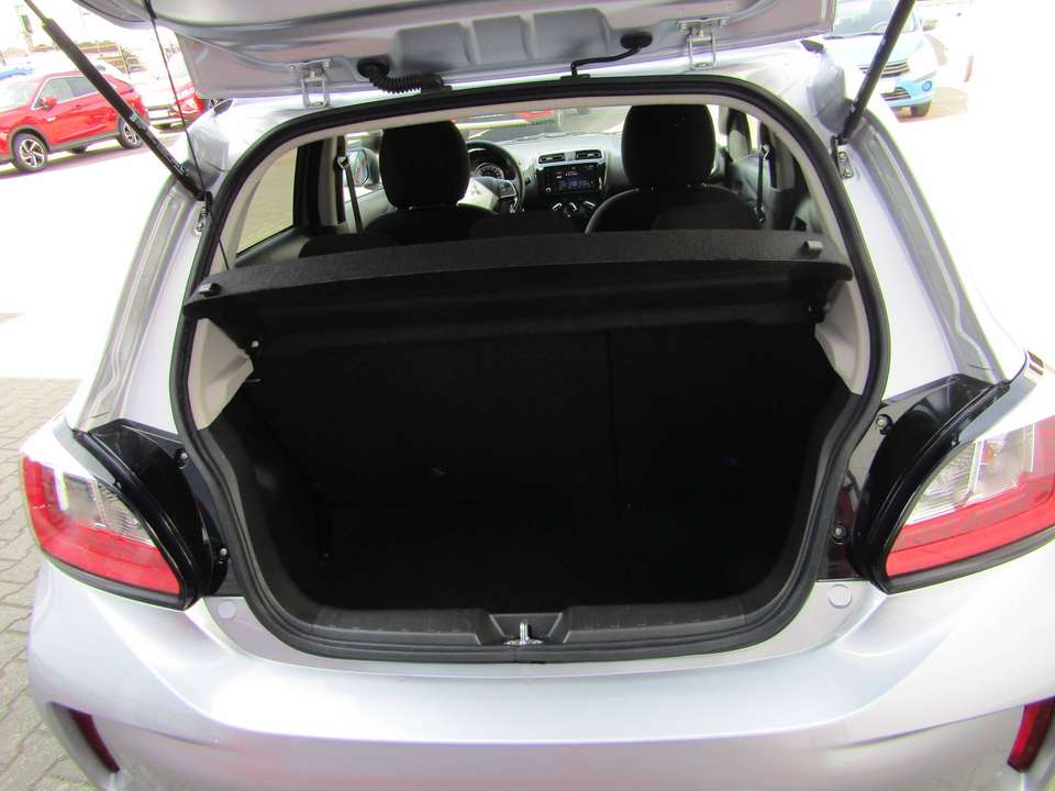 Mitsubishi Space Star - Imagem 4