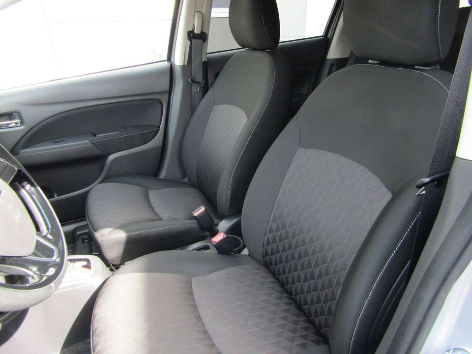 Mitsubishi Space Star - Imagem 12