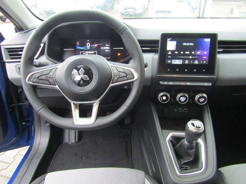 Mitsubishi Colt - Imagem 9