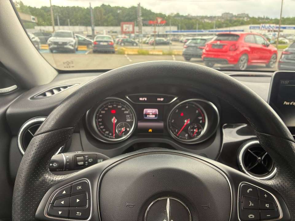 Mercedes-Benz CLA 200 - Imagem 13
