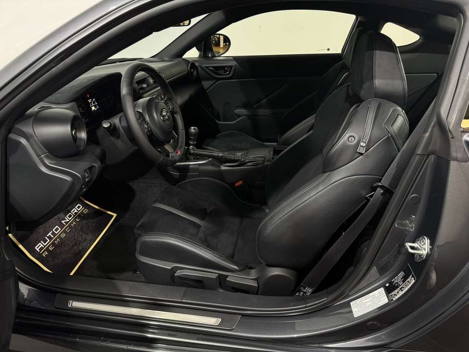 Toyota GR86 - Imagem 15