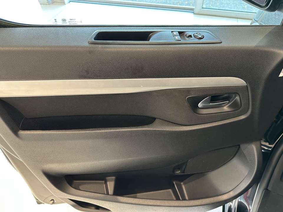 Opel Vivaro - Imagem 13