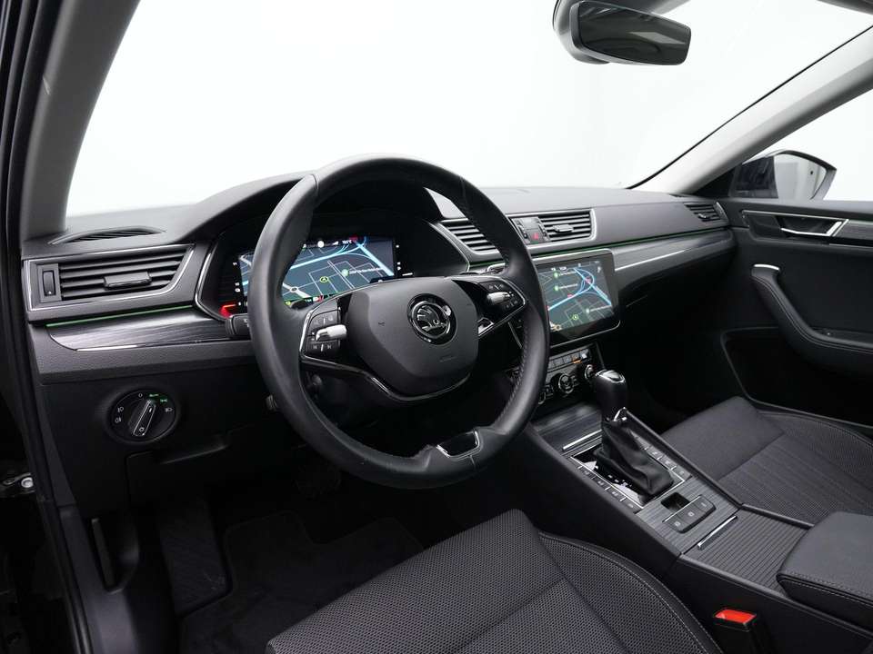 Skoda Superb - Imagem 3
