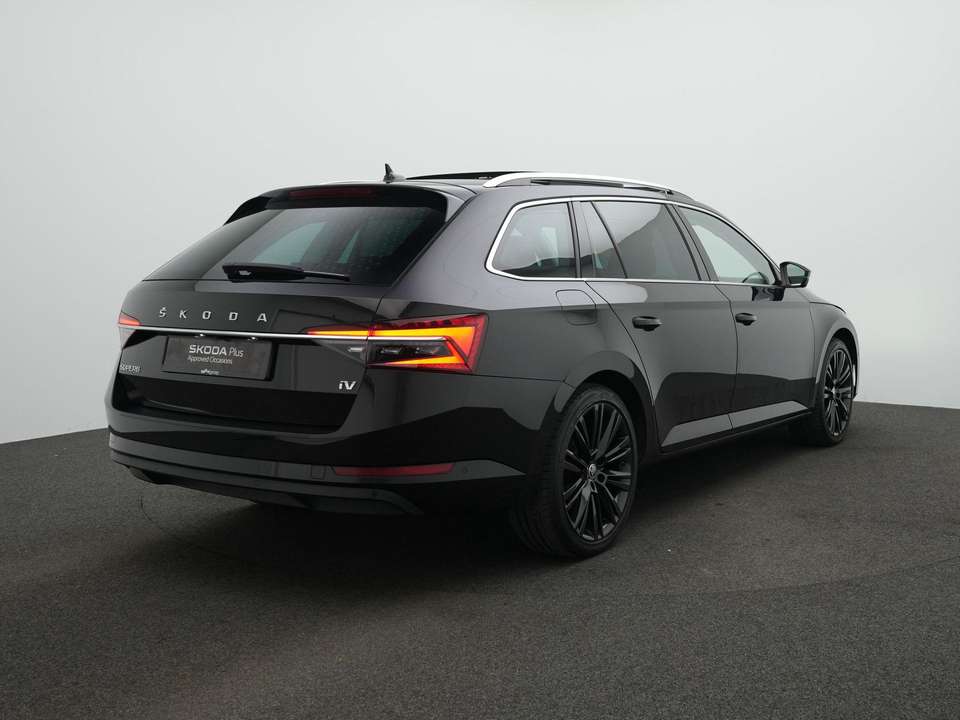Skoda Superb - Imagem 5