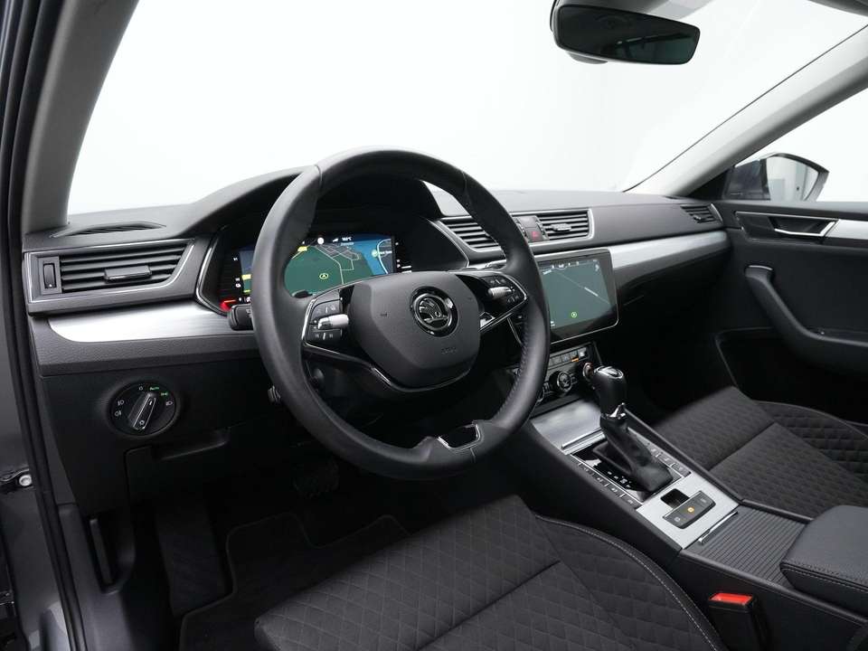 Skoda Superb - Imagem 3