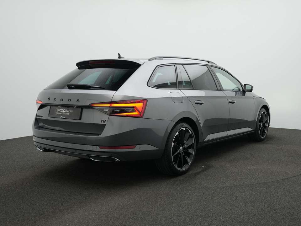 Skoda Superb - Imagem 5