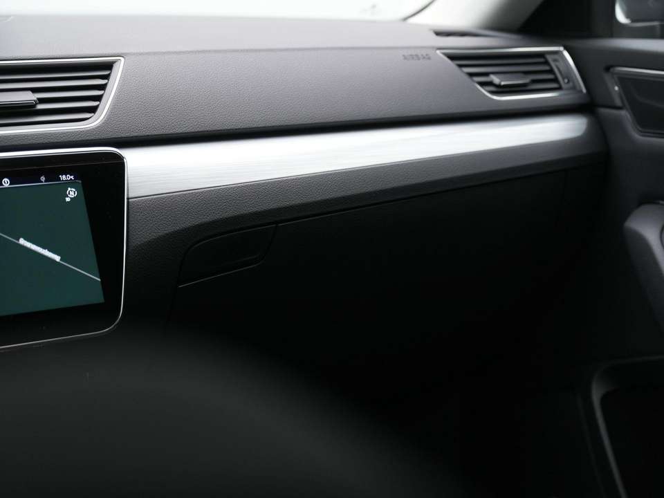 Skoda Superb - Imagem 9