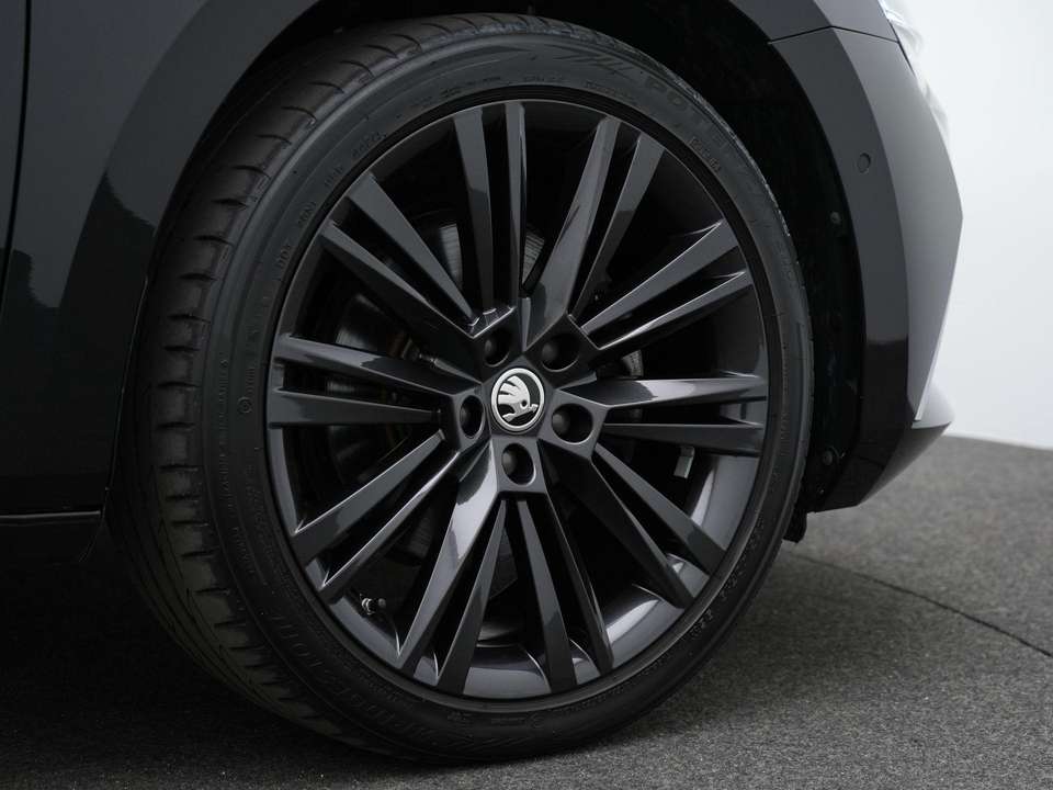 Skoda Superb - Imagem 13