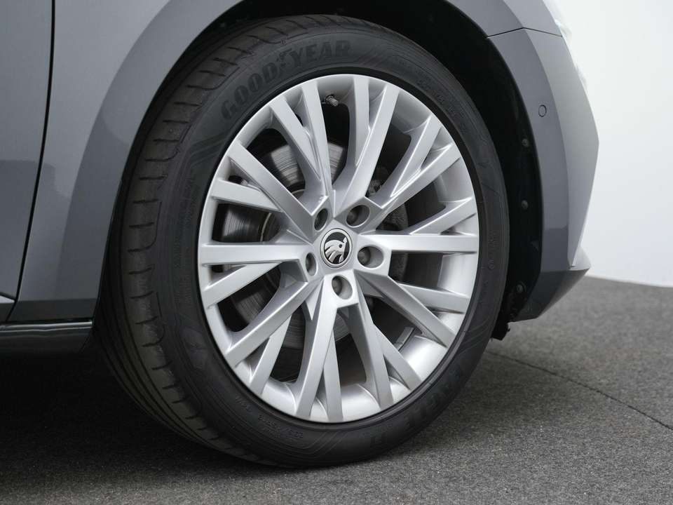 Skoda Superb - Imagem 11
