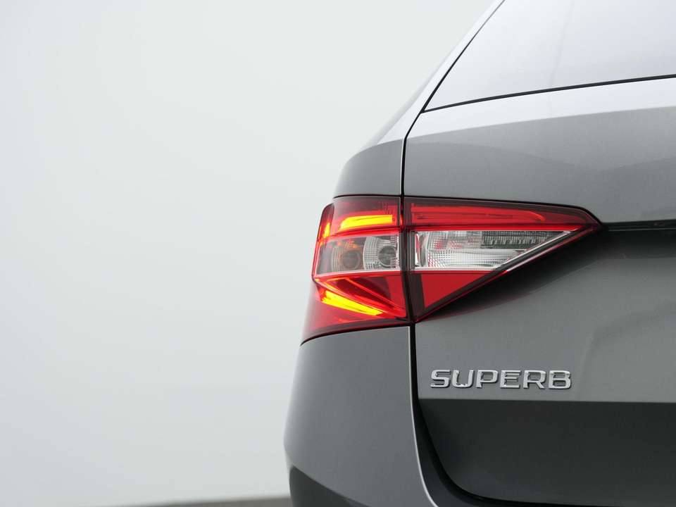Skoda Superb - Imagem 12