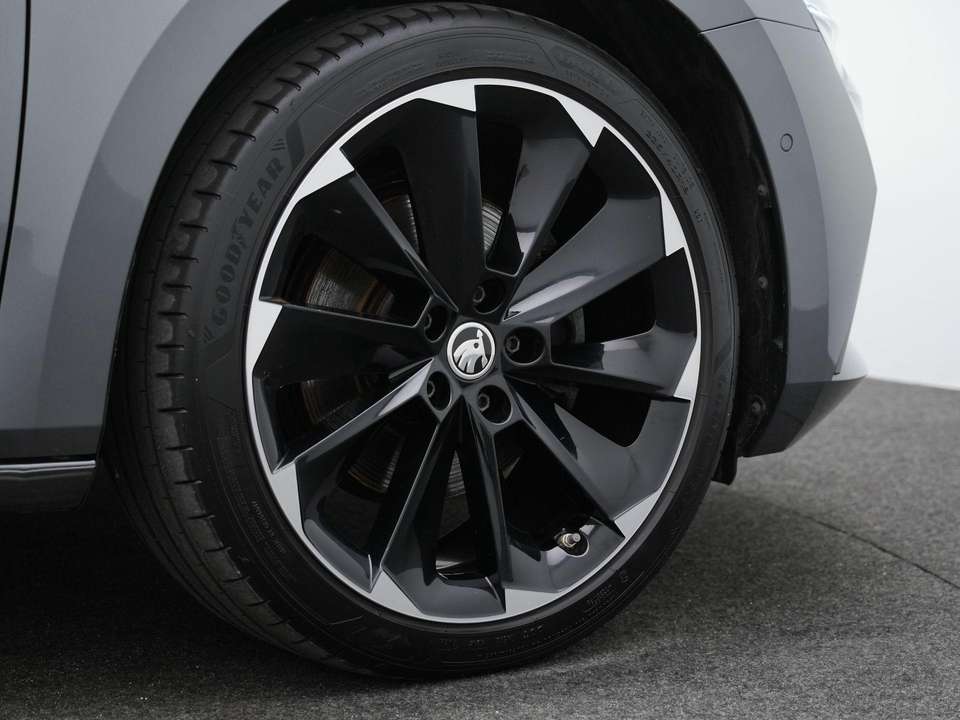 Skoda Superb - Imagem 15