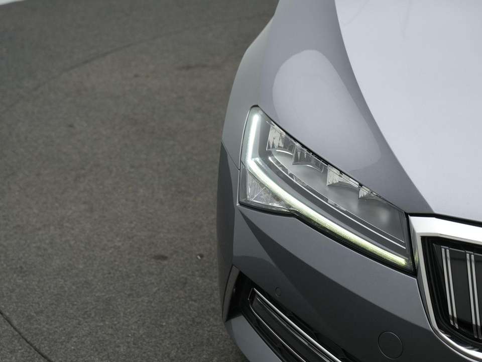 Skoda Superb - Imagem 13