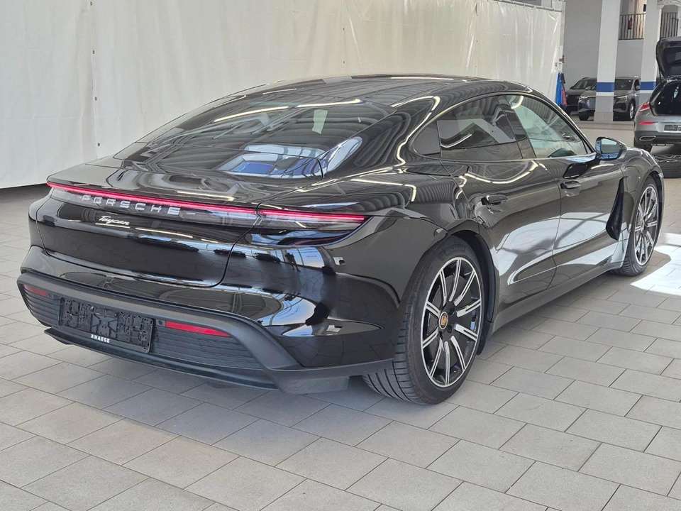 Porsche Taycan - Imagem 9