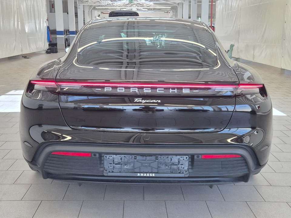 Porsche Taycan - Imagem 10