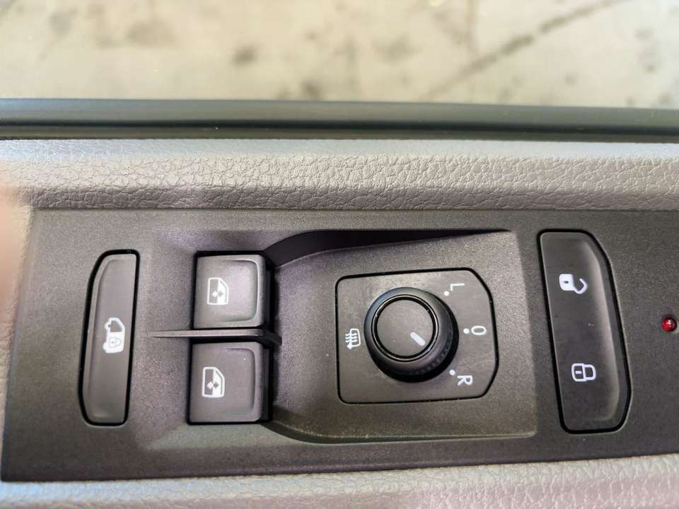 Volkswagen T6.1 Transporter - Imagem 12