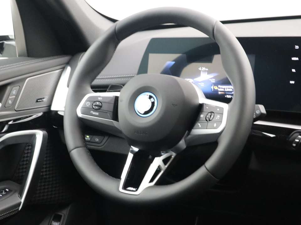 BMW iX1 - Imagem 2