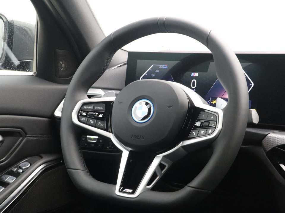 BMW 330 - Imagem 2