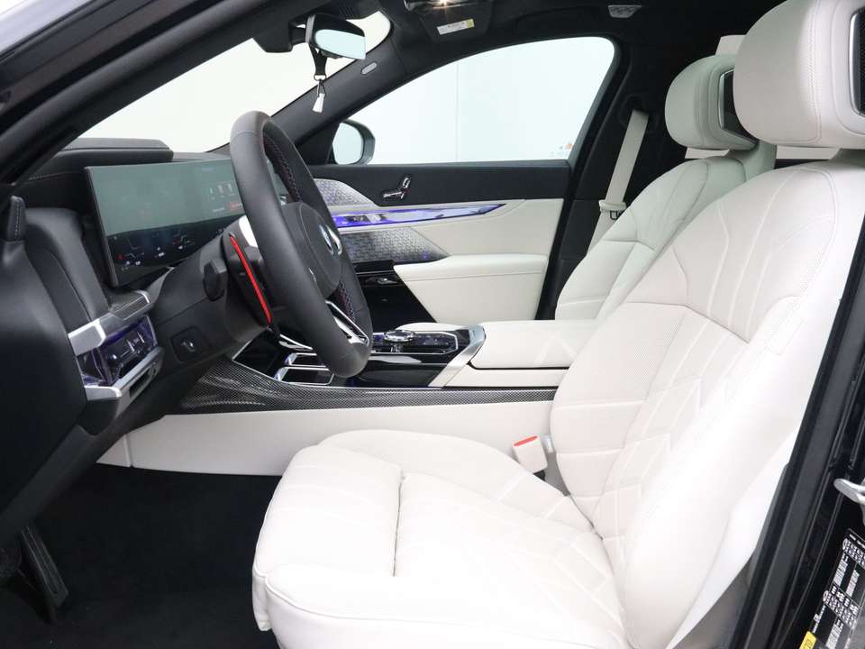 BMW 760 - Imagem 6