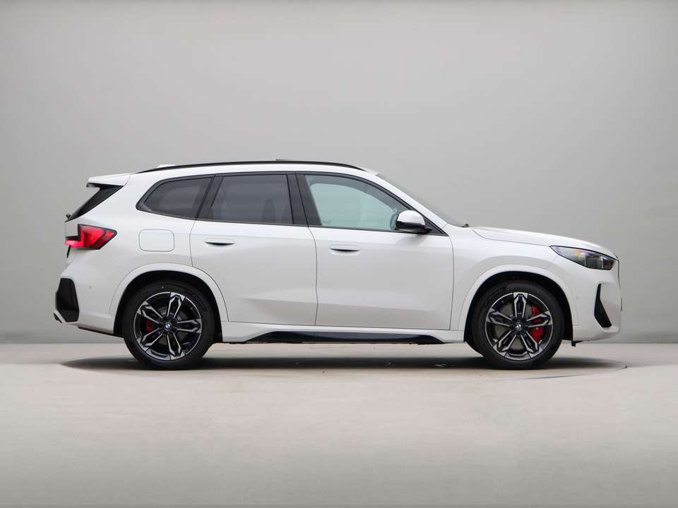 BMW iX1 - Imagem 8