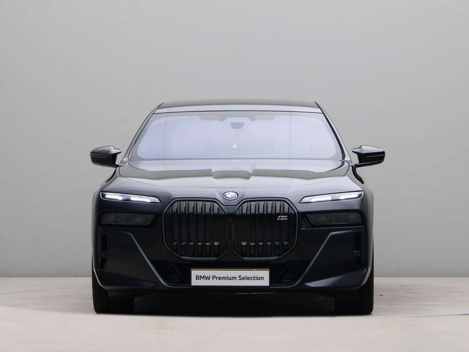 BMW 760 - Imagem 7