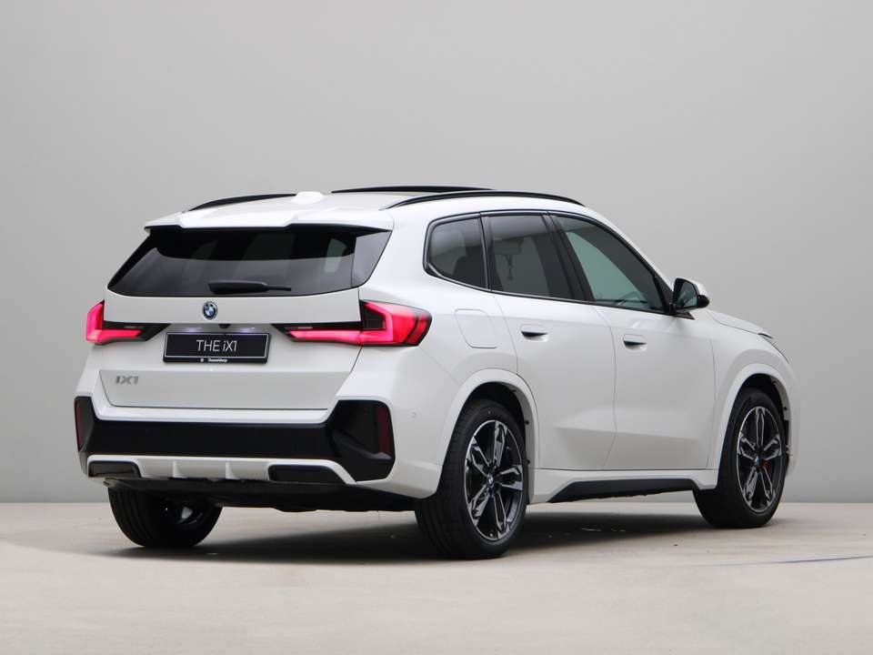 BMW iX1 - Imagem 9