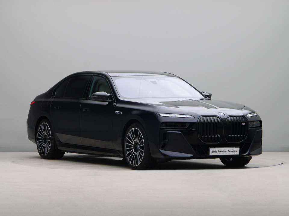 BMW 760 - Imagem 8