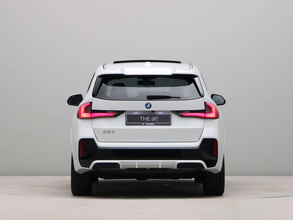 BMW iX1 - Imagem 10