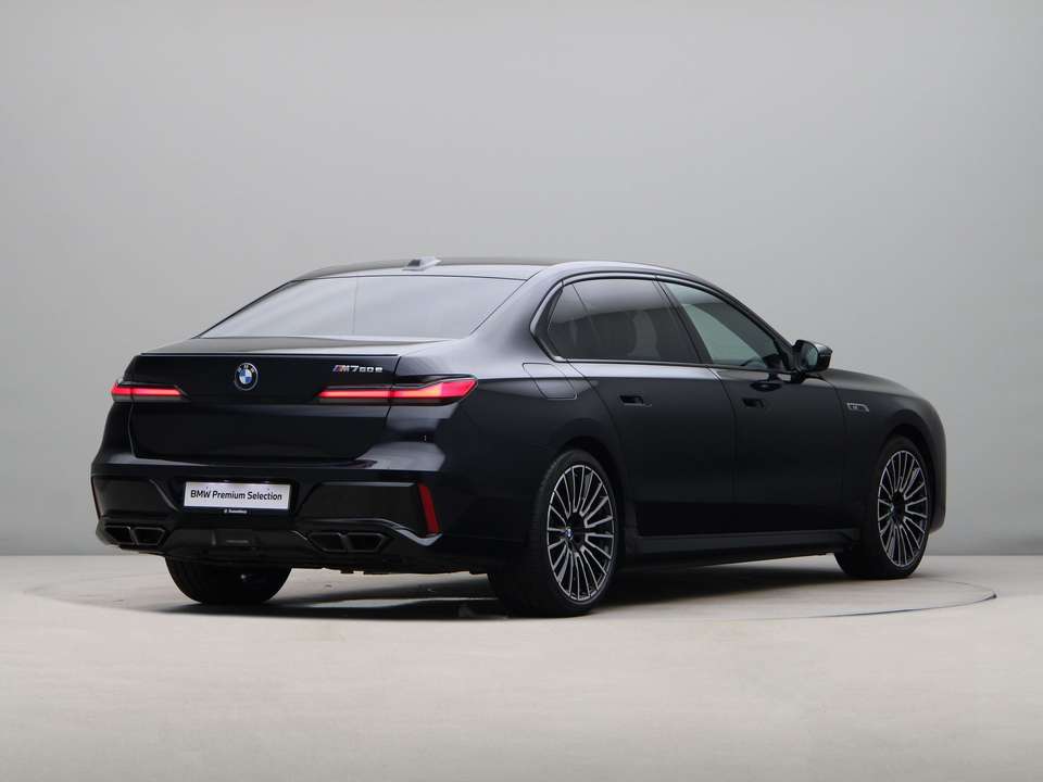 BMW 760 - Imagem 10
