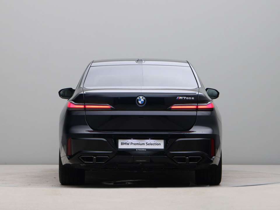 BMW 760 - Imagem 11